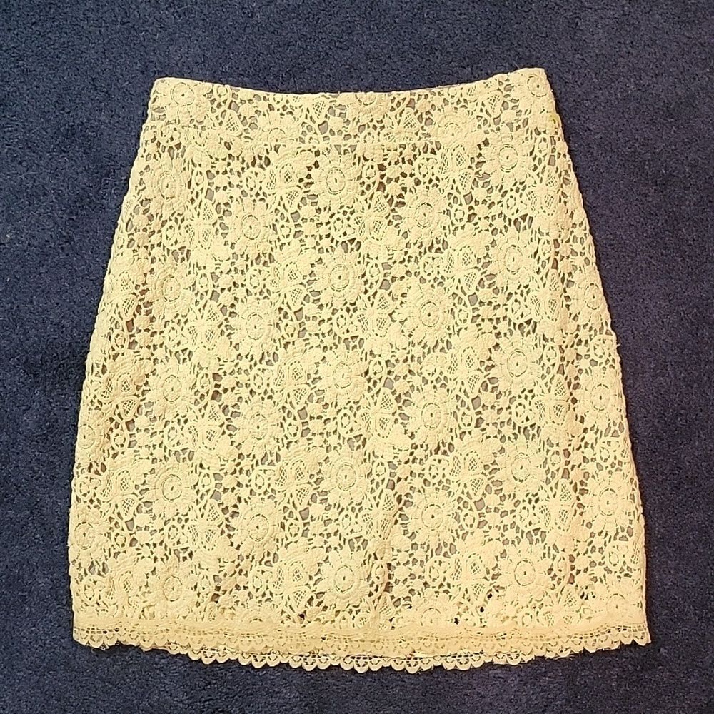 Kimchi Blue cream lace mini skirt sz 0